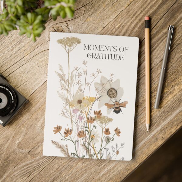 Gratitude Jotter – Softcover Journal with Bee-on-Flower Art - Image 21